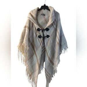 GUC Accessory ST Plaid Fringe Poncho with Toggle Closure